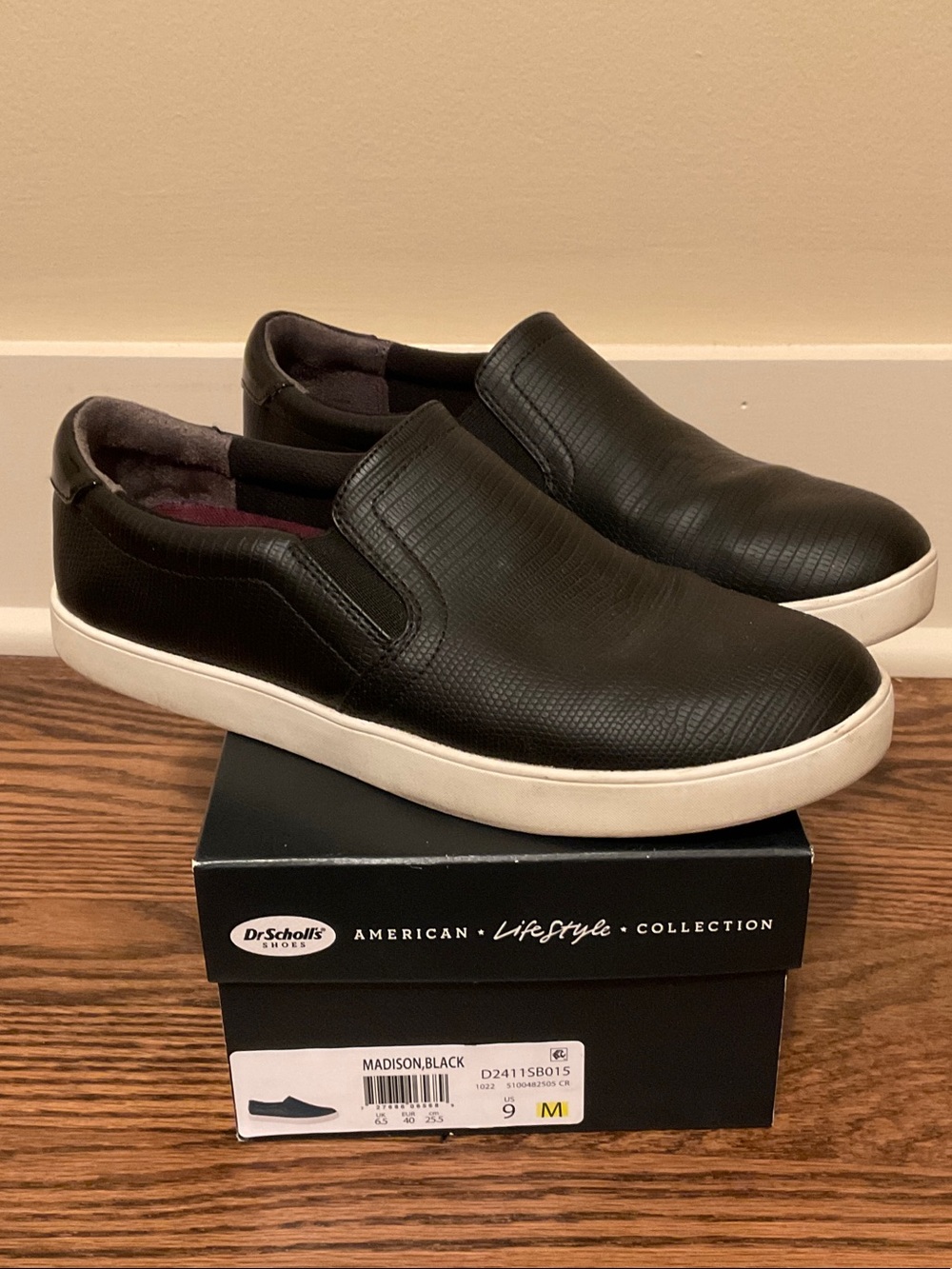 Dr. Scholl’s Madison loafer. Black size 9M